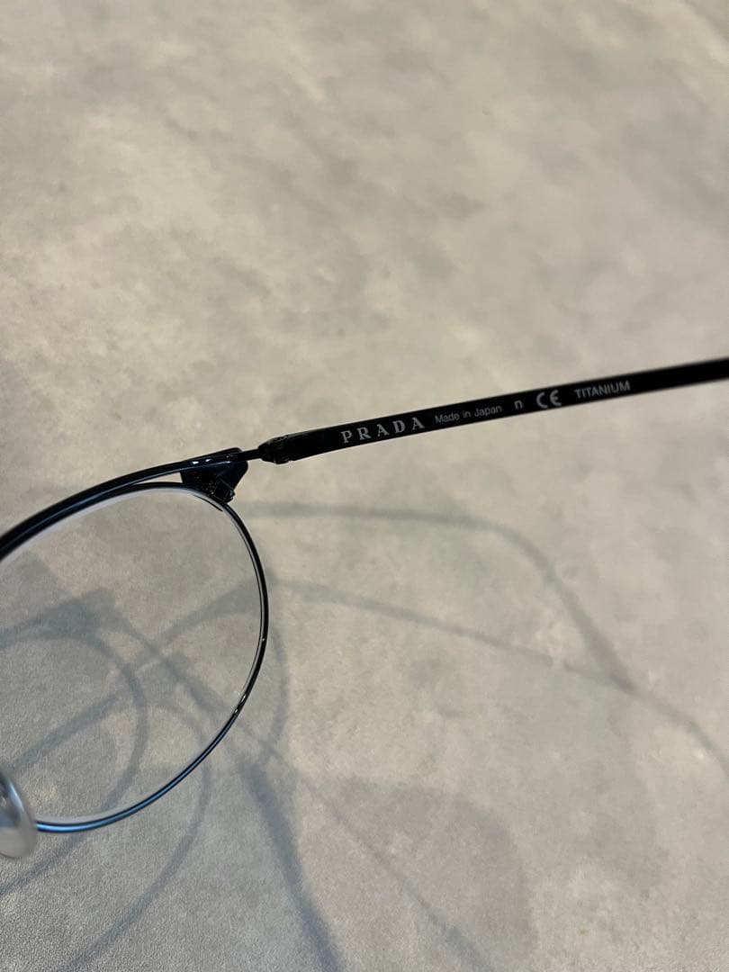 PRADA ブラックオーバルフレームメガネ ケース付き　度無し　日本製