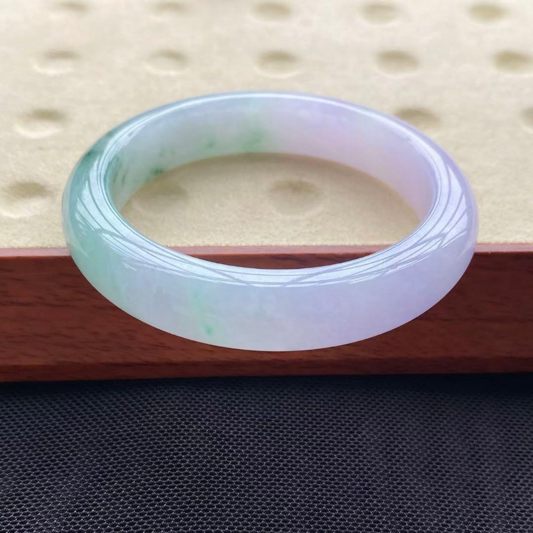 本翡翠、春彩小さいバングル　〜52.5