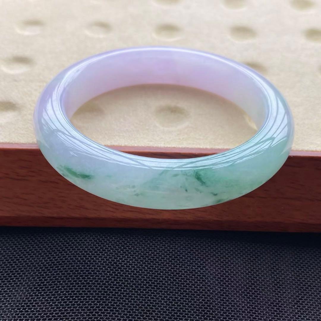 本翡翠、春彩小さいバングル　〜52.5