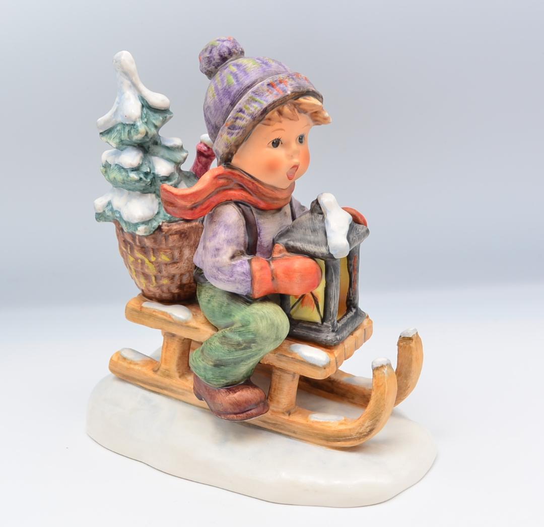 クリスマスに乗る　＃396　No.8　★フンメル人形　台付き　ご成約済み