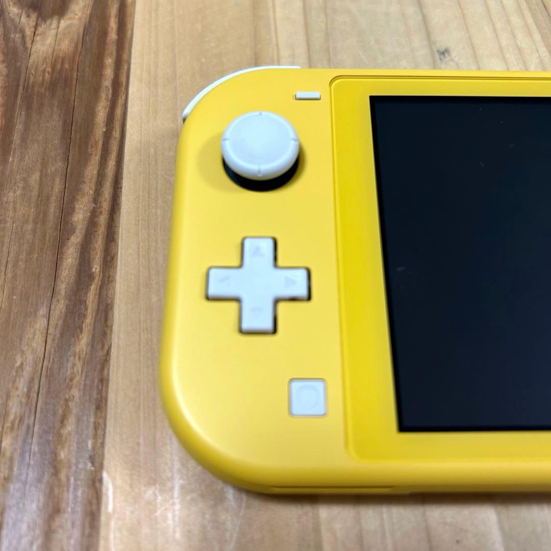 switch ライト　イエロー