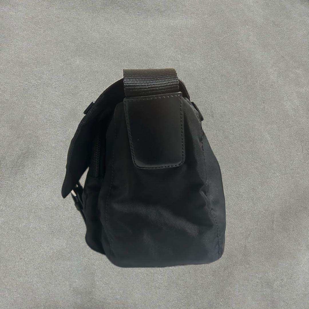 【美品】プラダ テスート ショルダーバッグ メッセンジャー 斜め掛け ナイロン