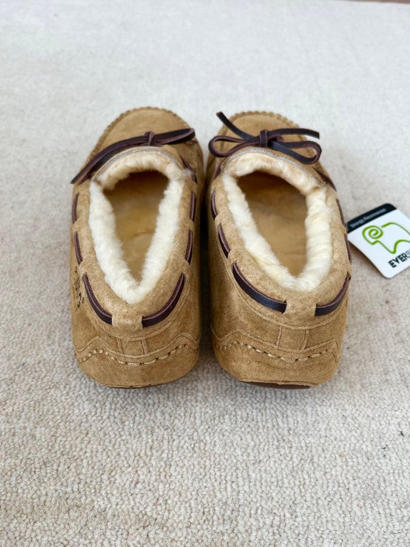 ☆値下げ☆【新品】UGG オーストラリア産シープスキン／モカシンスリッポン