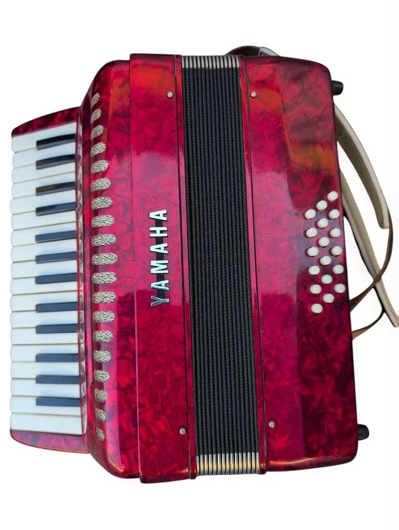 YAMAHA ヤマハ 鍵盤楽器 アコーディオン レッド　ソフトケース