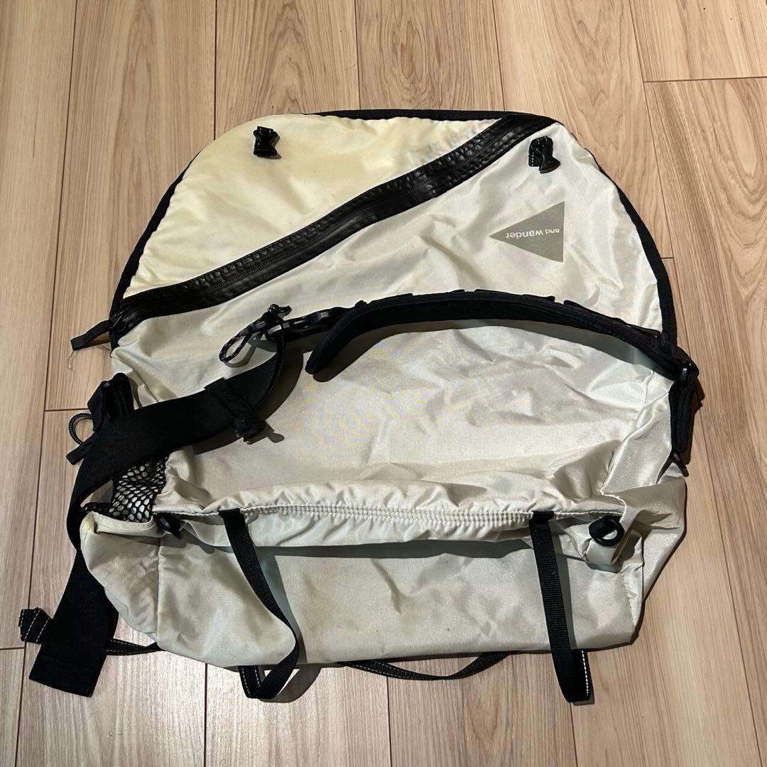 And Wander メッセンジャーバッグ