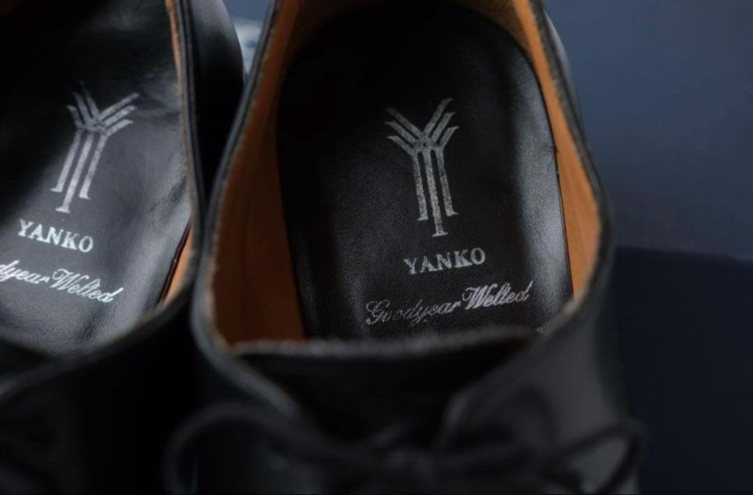 YANKO ブラック ドレスシューズ ホールカット 革靴
