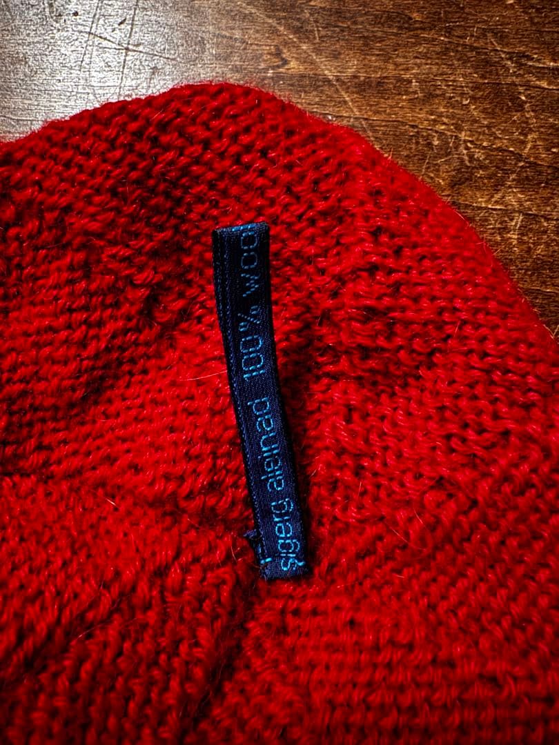 美品　ダニエラ☀︎グレジス　赤ニット帽