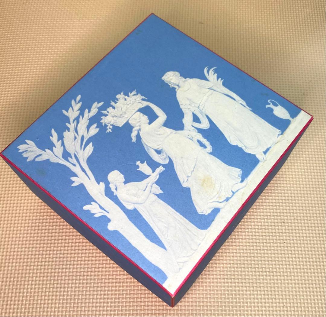 ウェッジウッド　ミューズ　ティーポット型　ムードライト