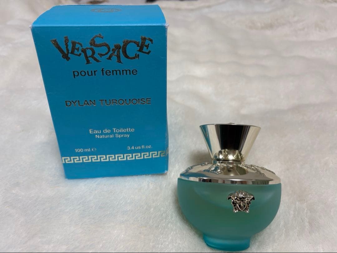 Versace Dylan Turquoise ベルサーチ　香水　ターコイズ