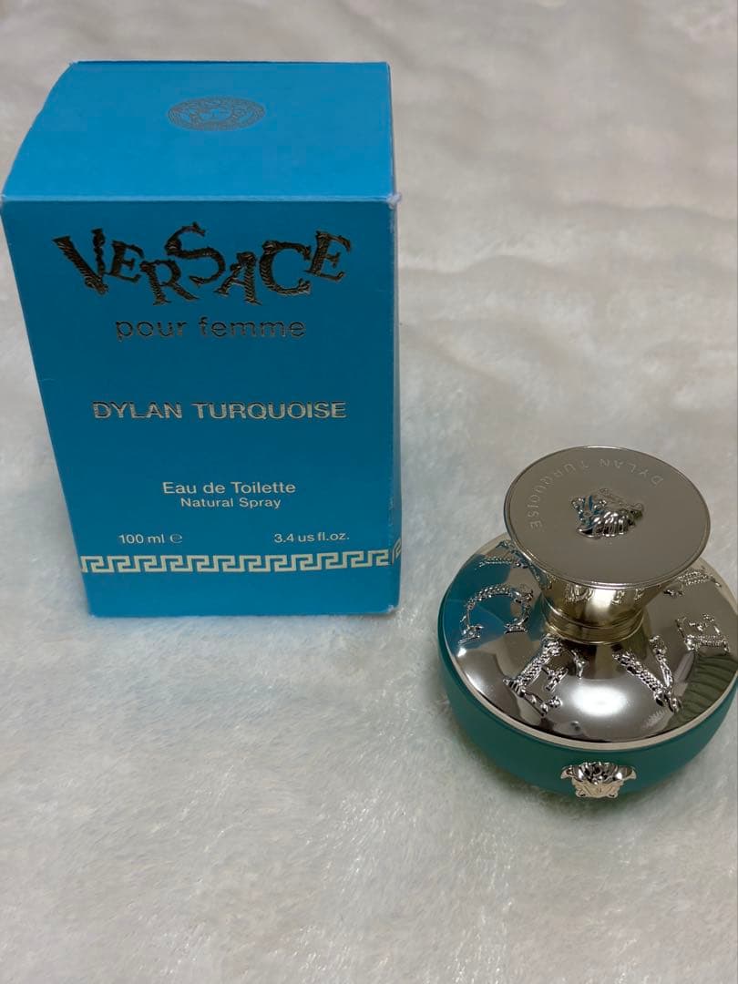 Versace Dylan Turquoise ベルサーチ　香水　ターコイズ