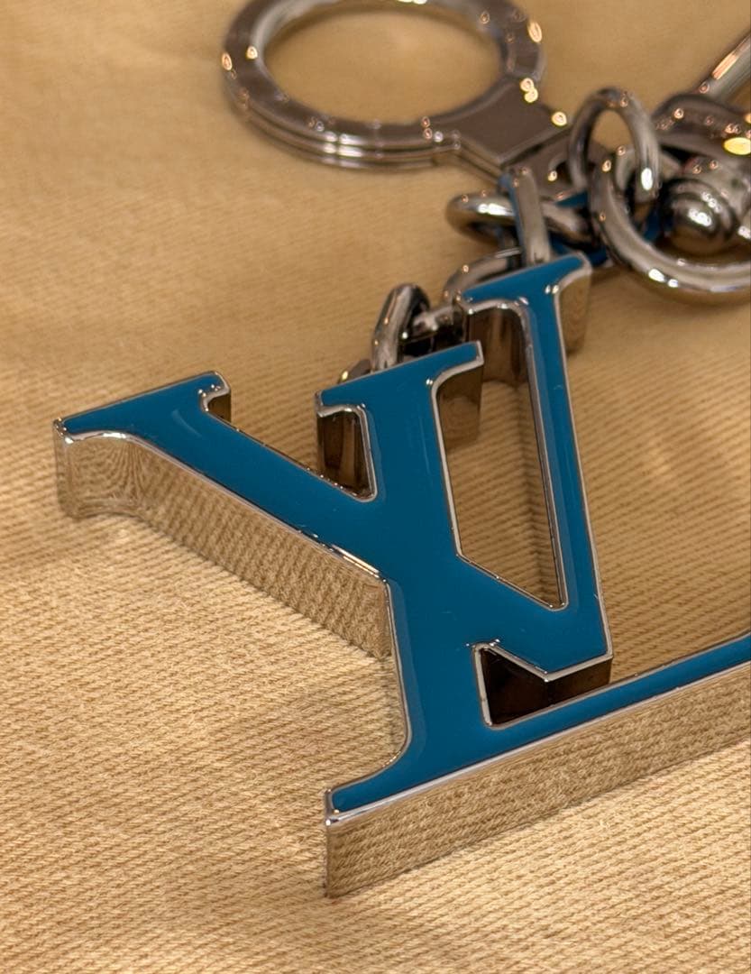 【美品】ルイ・ヴィトン キーホルダー シルバー×ブルー 正規品