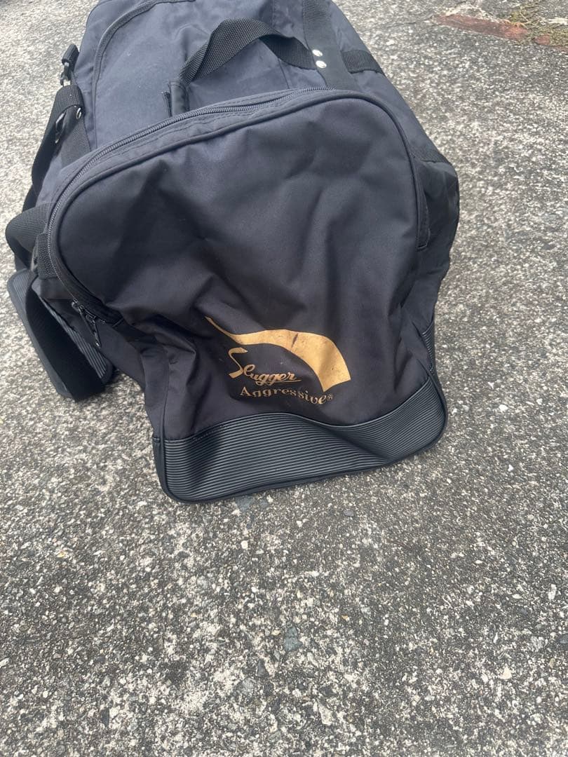 軟式野球　ヘルメット　4個セット　スラッガーの カバン付き