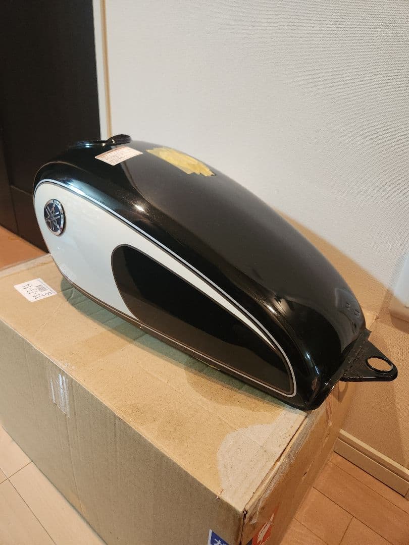 【SR400 500】　タンク、シート及び (おまけ付き)