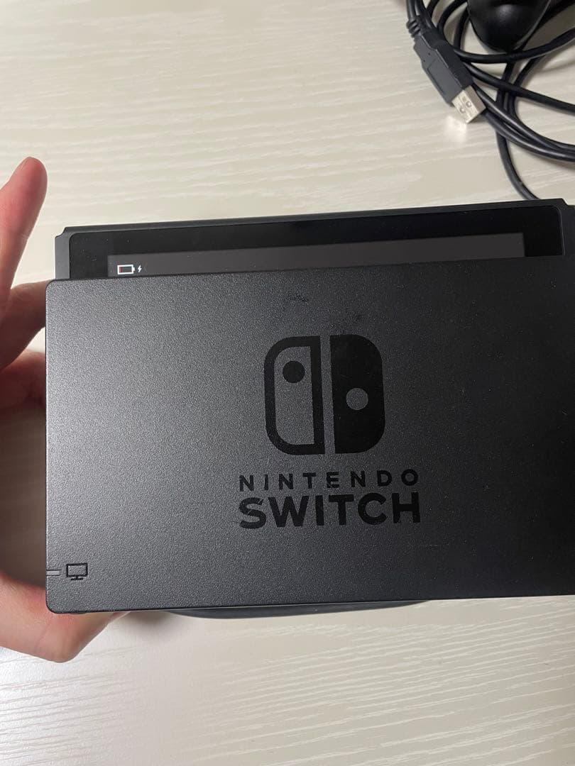 Nintendo Switch 本体【DL版大乱闘スマッシュブラザーズ付き】