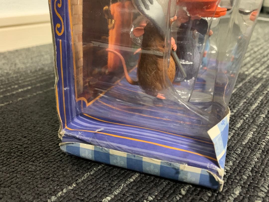 ディズニー ピクサー　レミーのおいしいレストラン　フィギュア 新品未開封