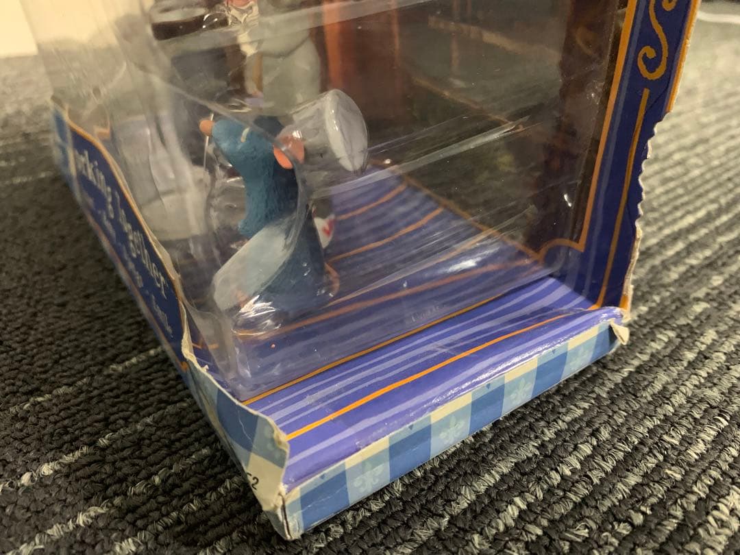 ディズニー ピクサー　レミーのおいしいレストラン　フィギュア 新品未開封