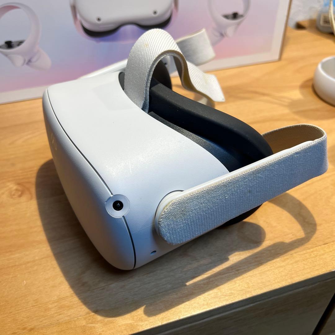   Quest 2 128GB箱付　※接顔、ストラップ要交換