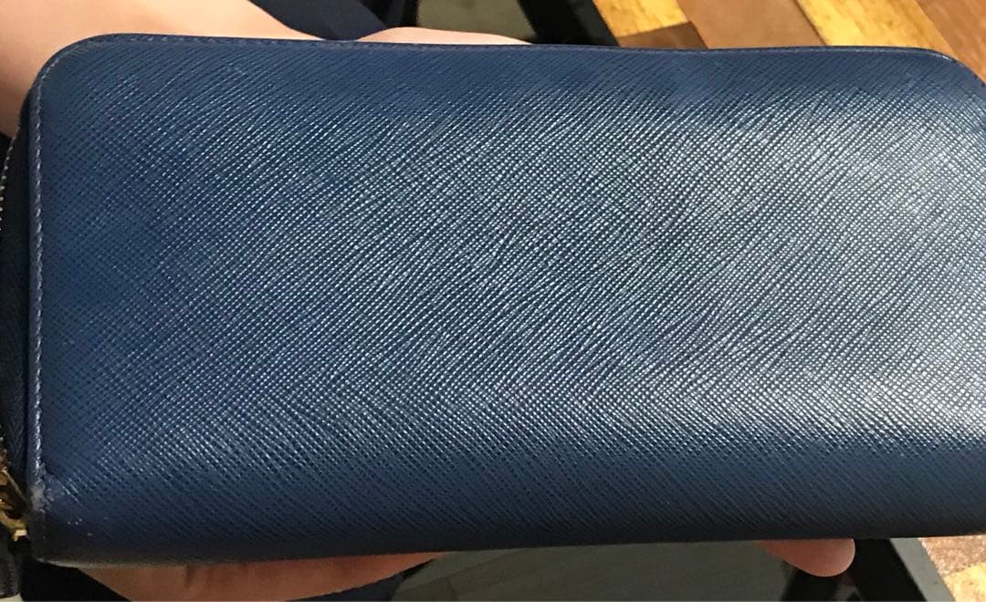 PRADA サフィアーノレザー 長財布 ブルー