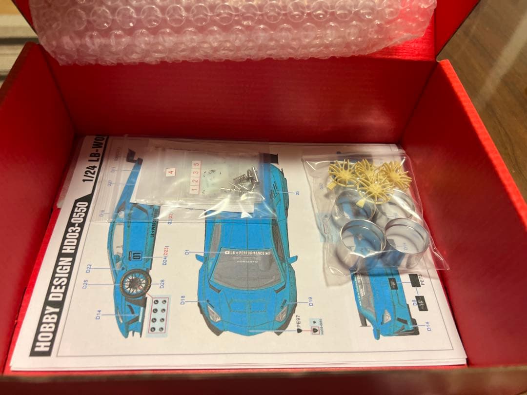 1/24 レジンキットLB ワークスアヴェンタドール 2.0 &ヴェネーノ