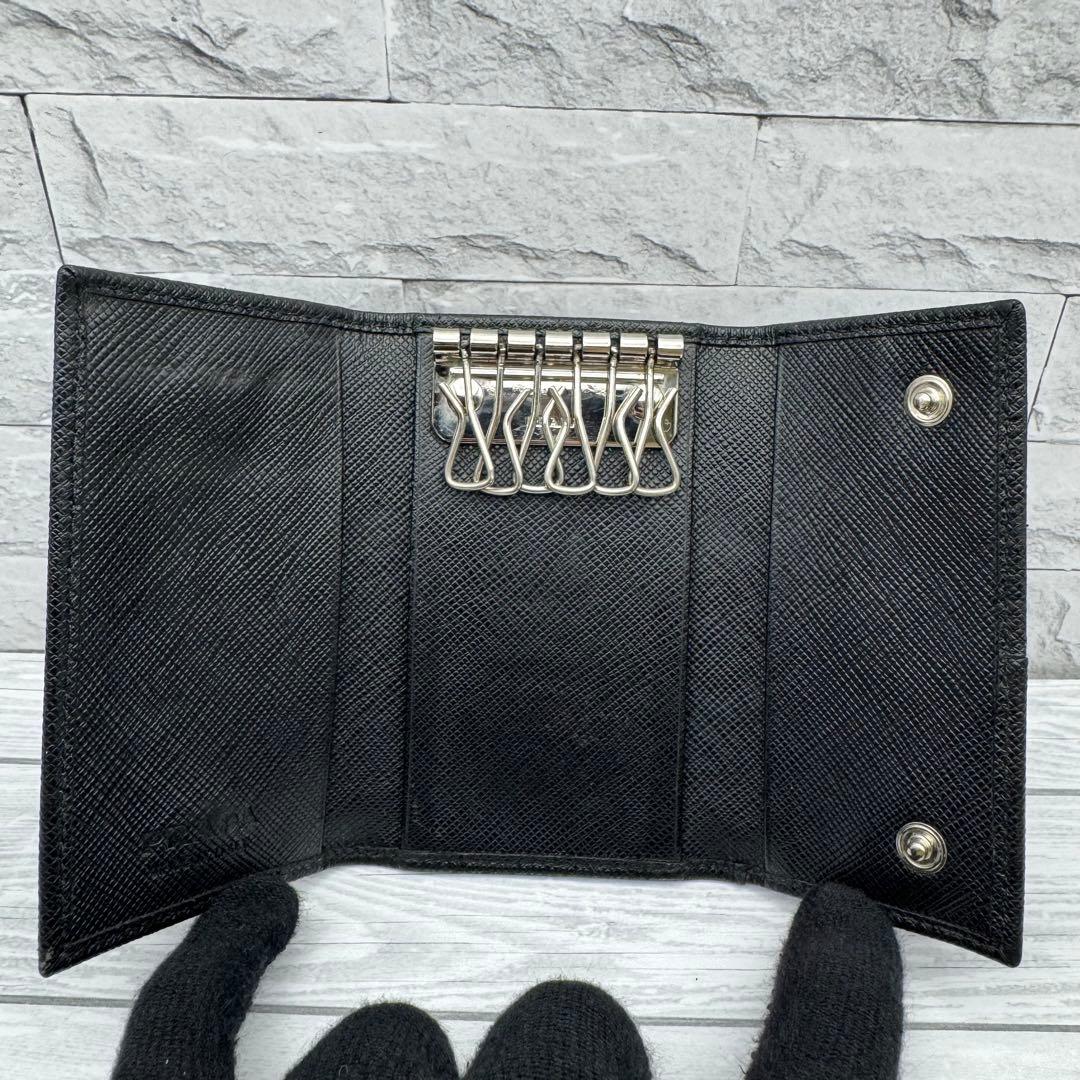 【美品】PRADA　キーケース　6連　 サフィアーノ シルバー金具 ブラック