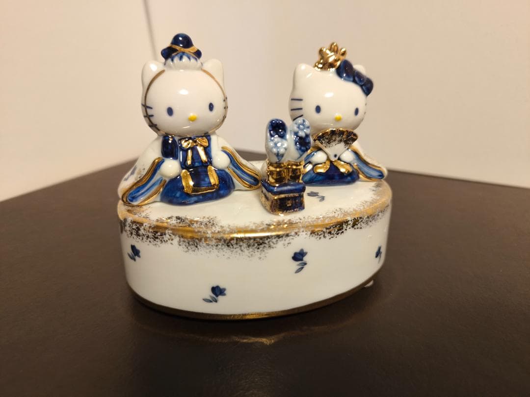 HELLOKITTY ハローキティ ダニエル　サンリオ　オルゴール　陶器 雛人形