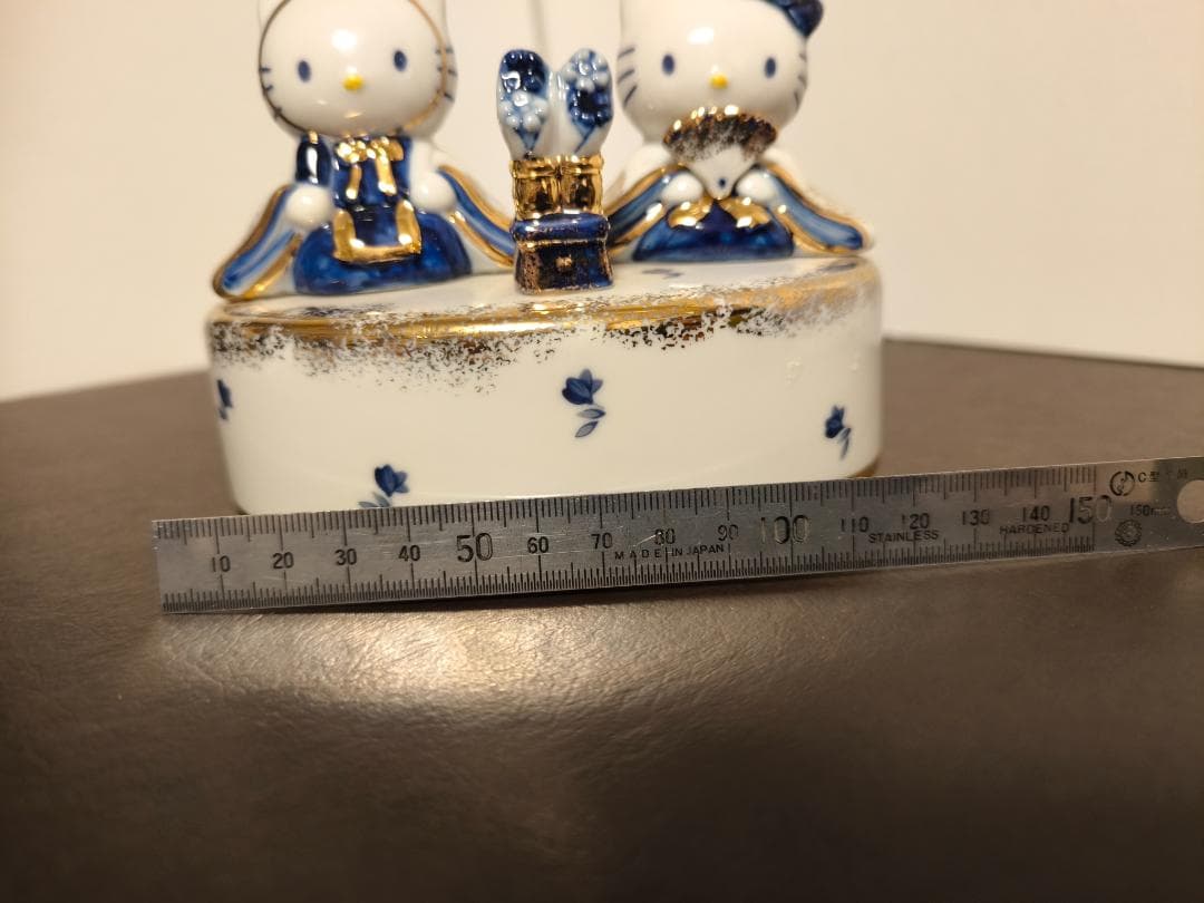HELLOKITTY ハローキティ ダニエル　サンリオ　オルゴール　陶器 雛人形