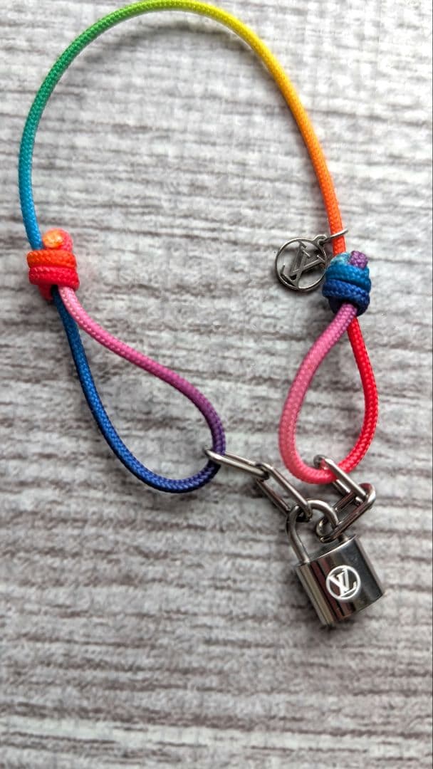 【美品】ルイヴィトン レインボー チャリティブレスレット