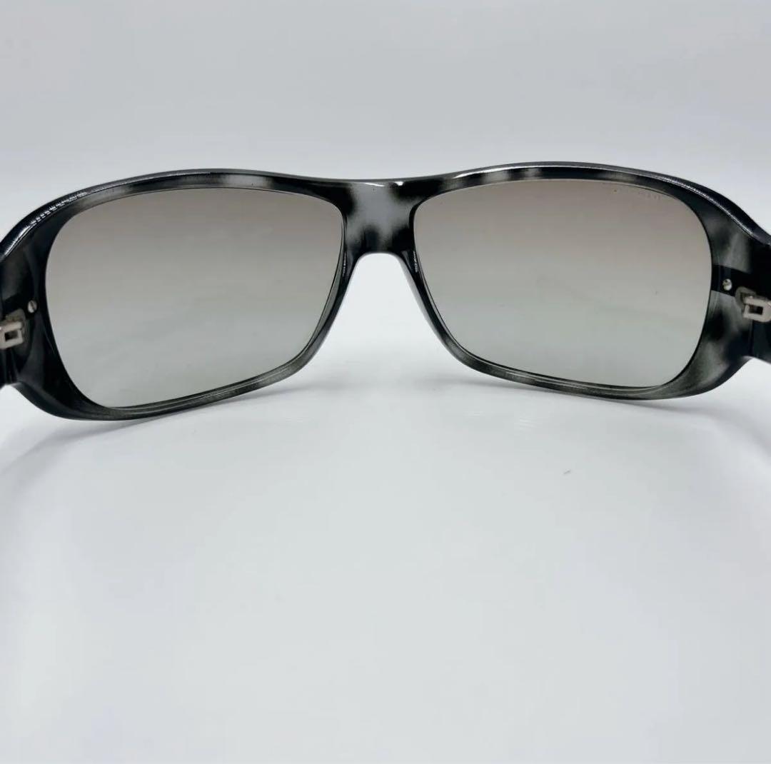 PRADA スクエア型サングラス gradation sunglasses