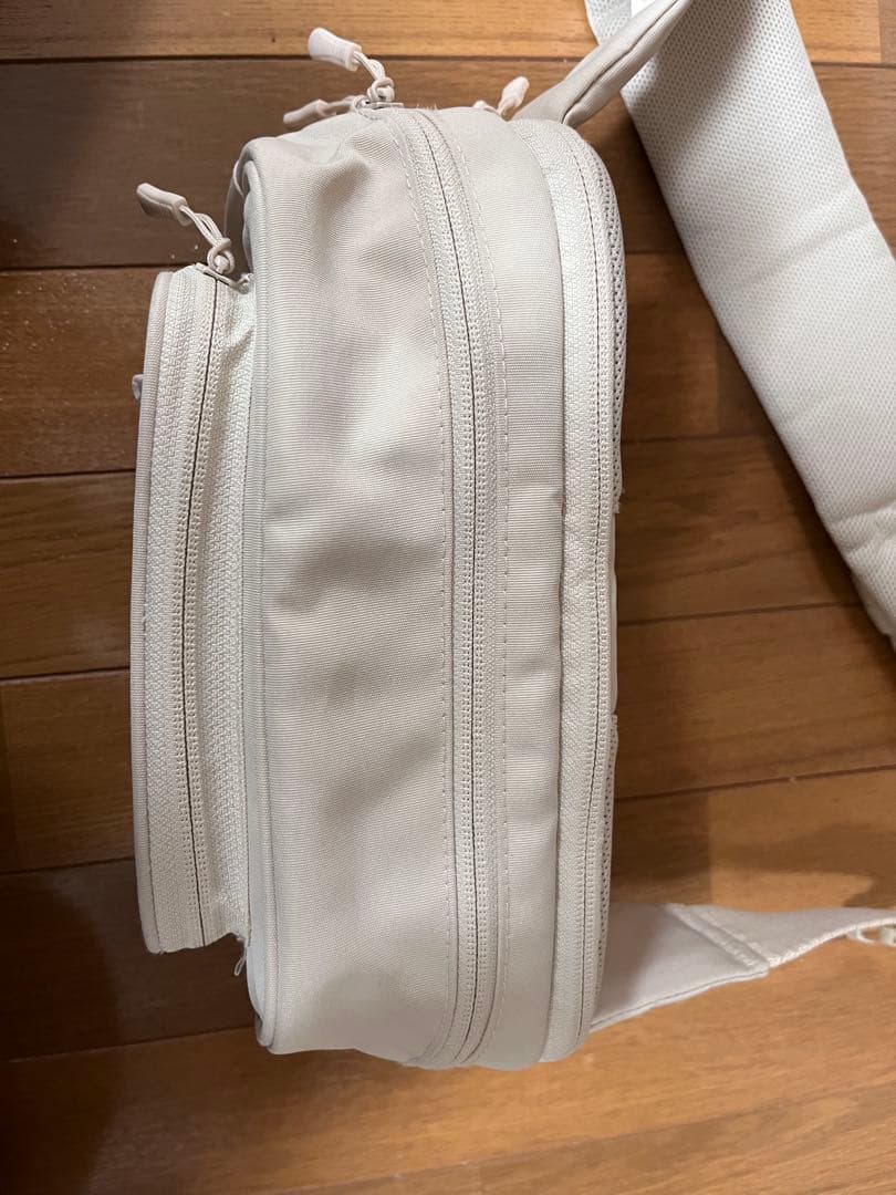 POMULU ヒップシート　アイボリー