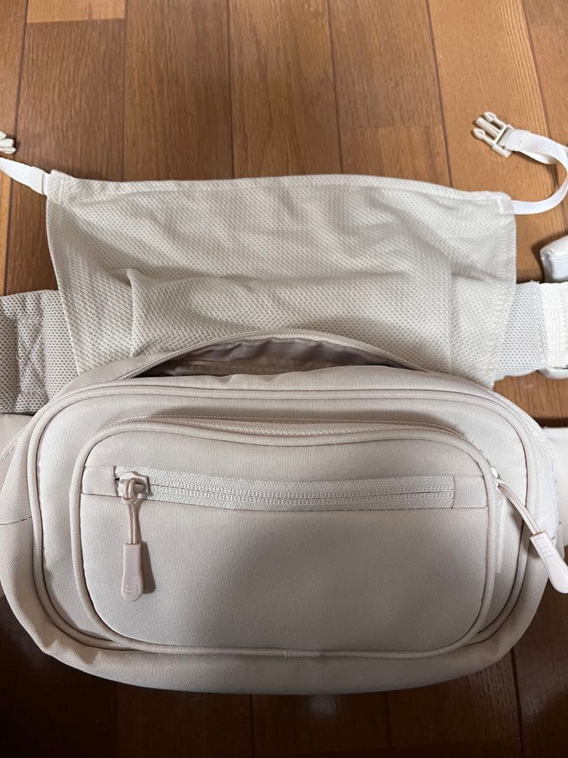 POMULU ヒップシート　アイボリー