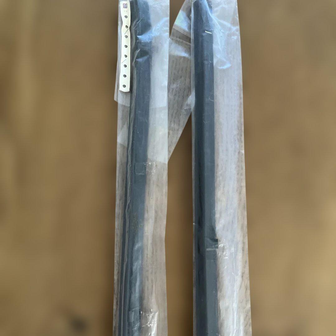 ひでさん専用　ダットサン620 日産純正品 ドア水切りモール　未使用品