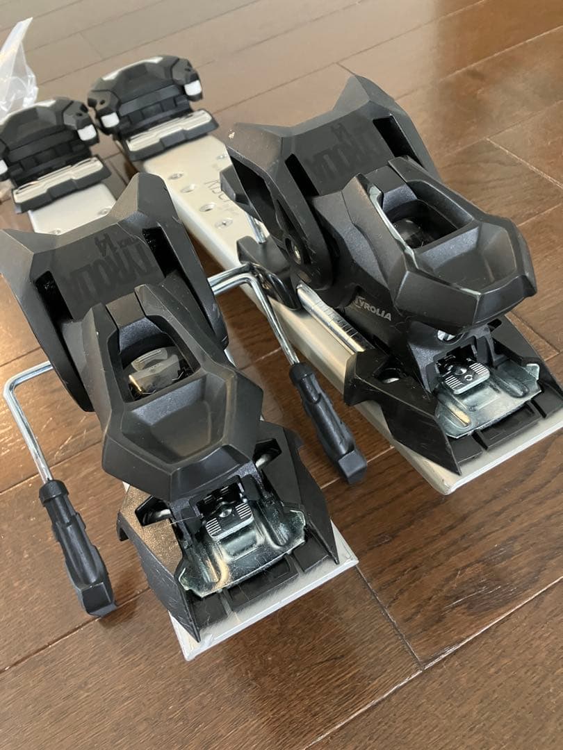 スキーボード　ビンディング　チロリア　Attack14