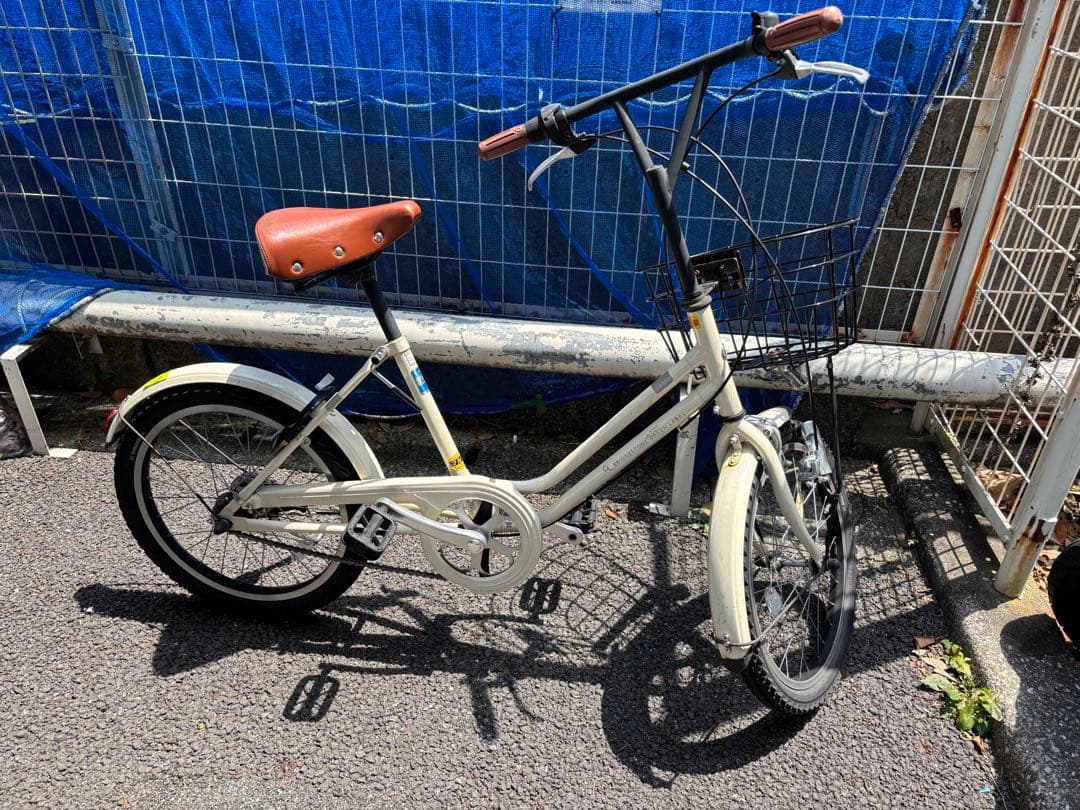 ブリヂストン ベガス　クリームアイボリー