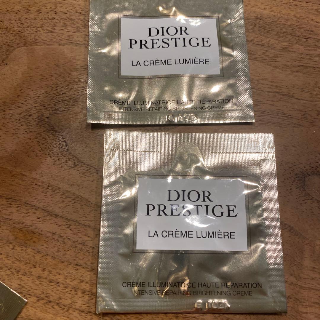 Dior Prestige Le Protecteur UV ルミエールBB00