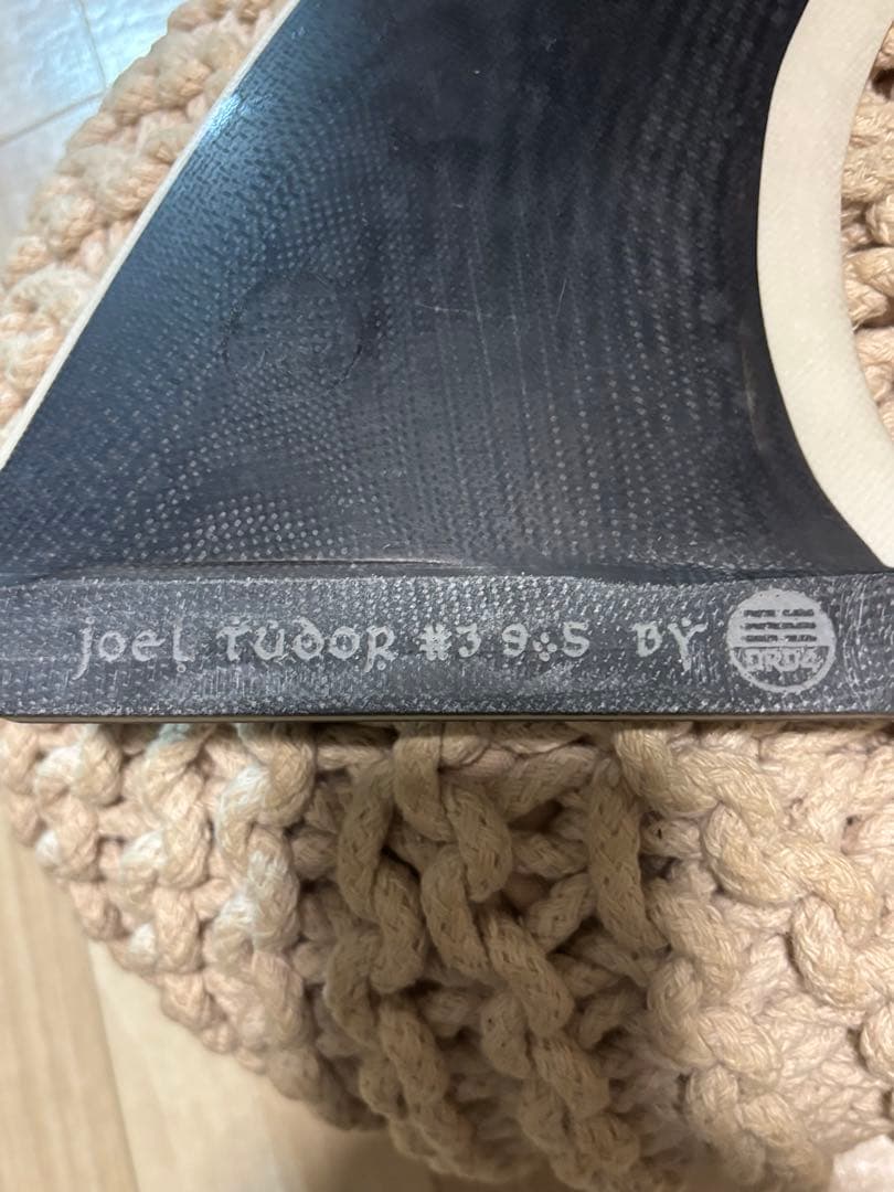 JOEL TUDOR DRD4フィン 9.5インチ 黒/白