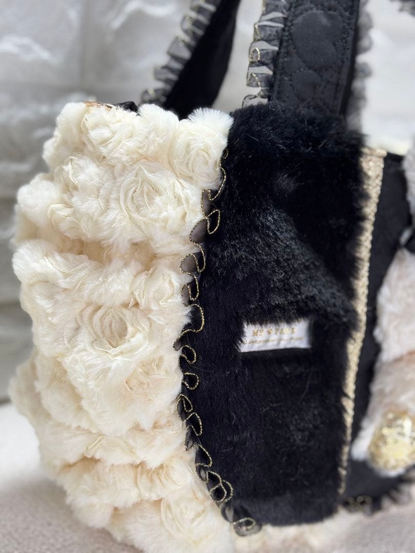 ニ*タ様 コヤンイサムチョン　ハンドメイド　ファーギャザーバッグ　黒うさちゃん