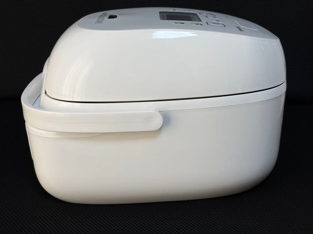 TOSHIBA　真空IHジャー炊飯器　RC-10VRT　ホワイト