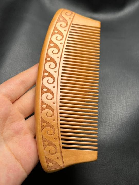 070899   天然桃の木素材櫛　5.6*15.5センチ