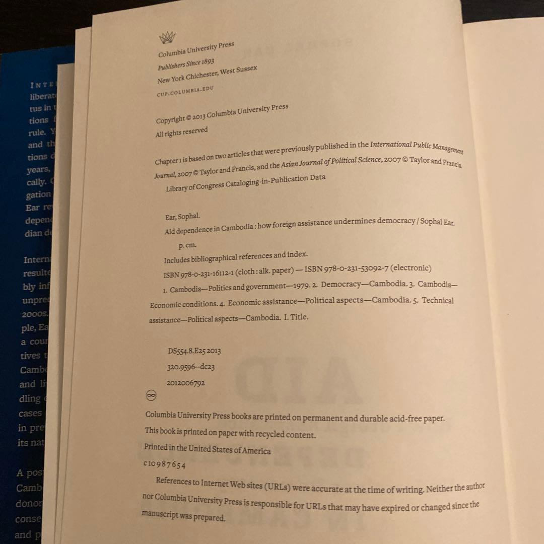 洋書 Aid dependence in Cambodia