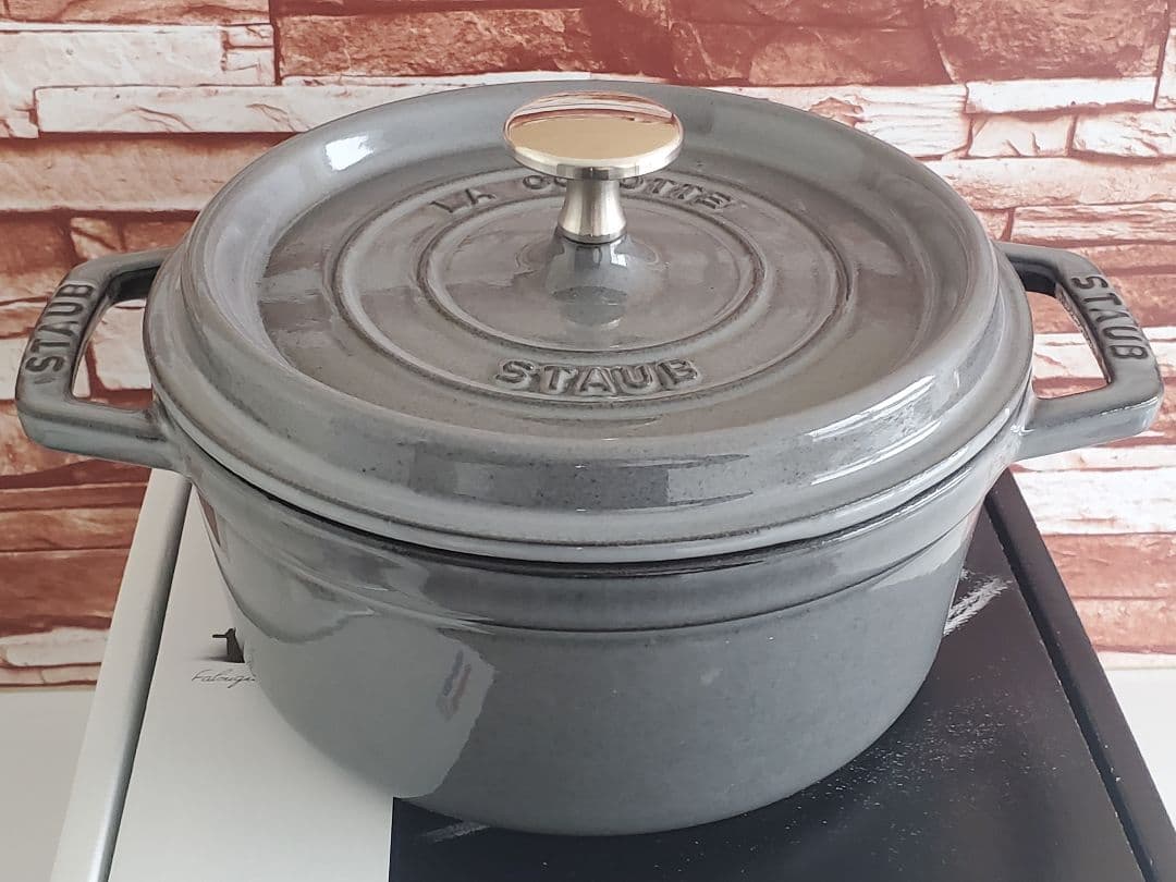 【正規品シリアルナンバー付/週末価格】staubピコ・ココットラウンドストウブ