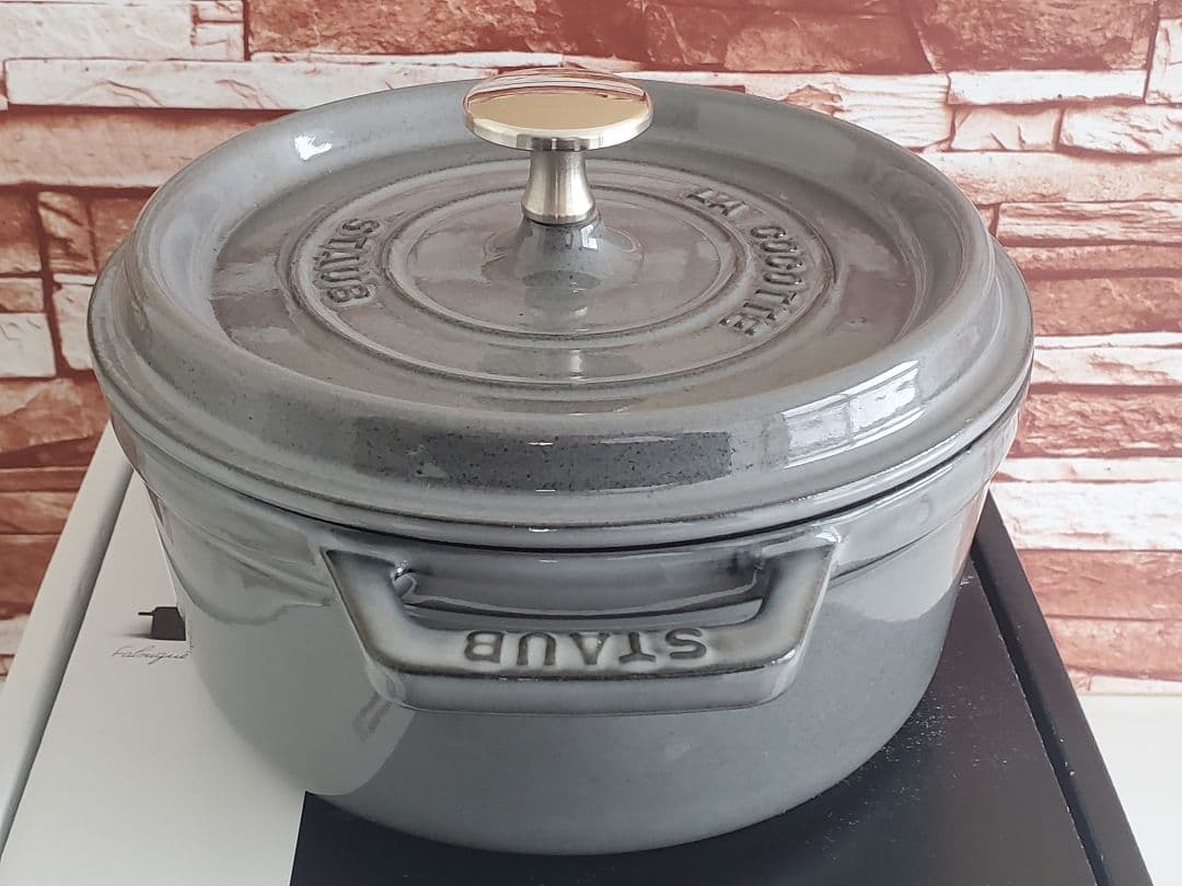 【正規品シリアルナンバー付/週末価格】staubピコ・ココットラウンドストウブ