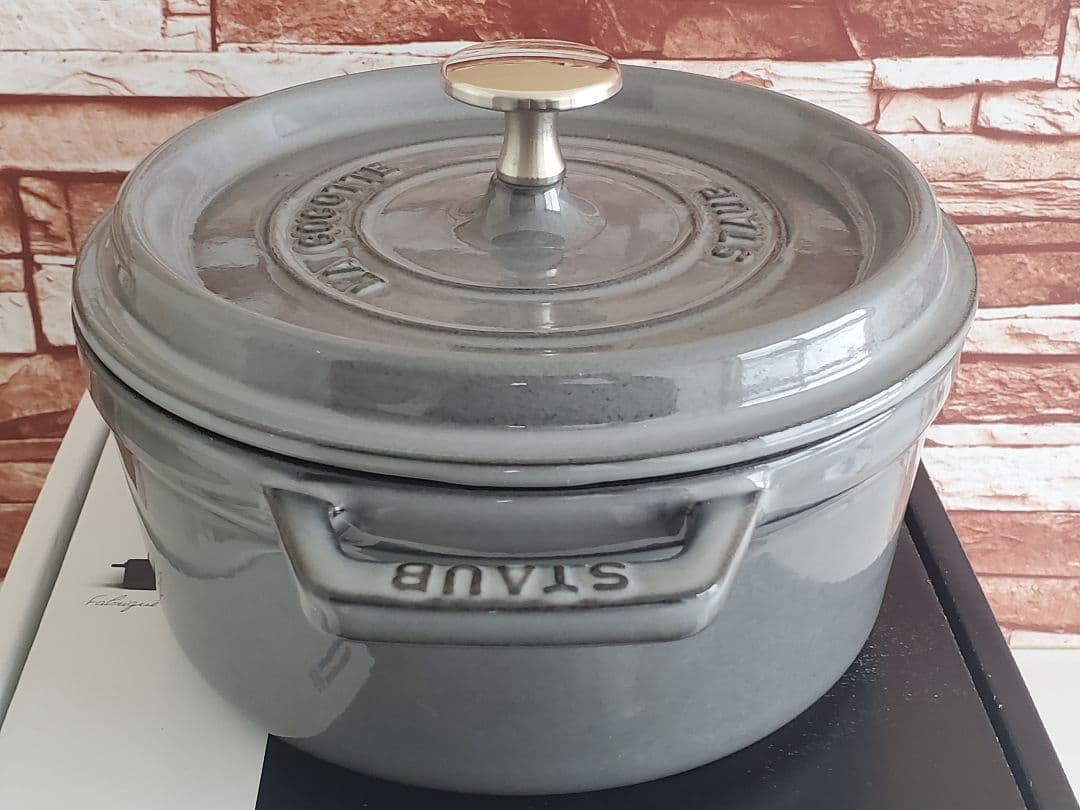 【正規品シリアルナンバー付/週末価格】staubピコ・ココットラウンドストウブ