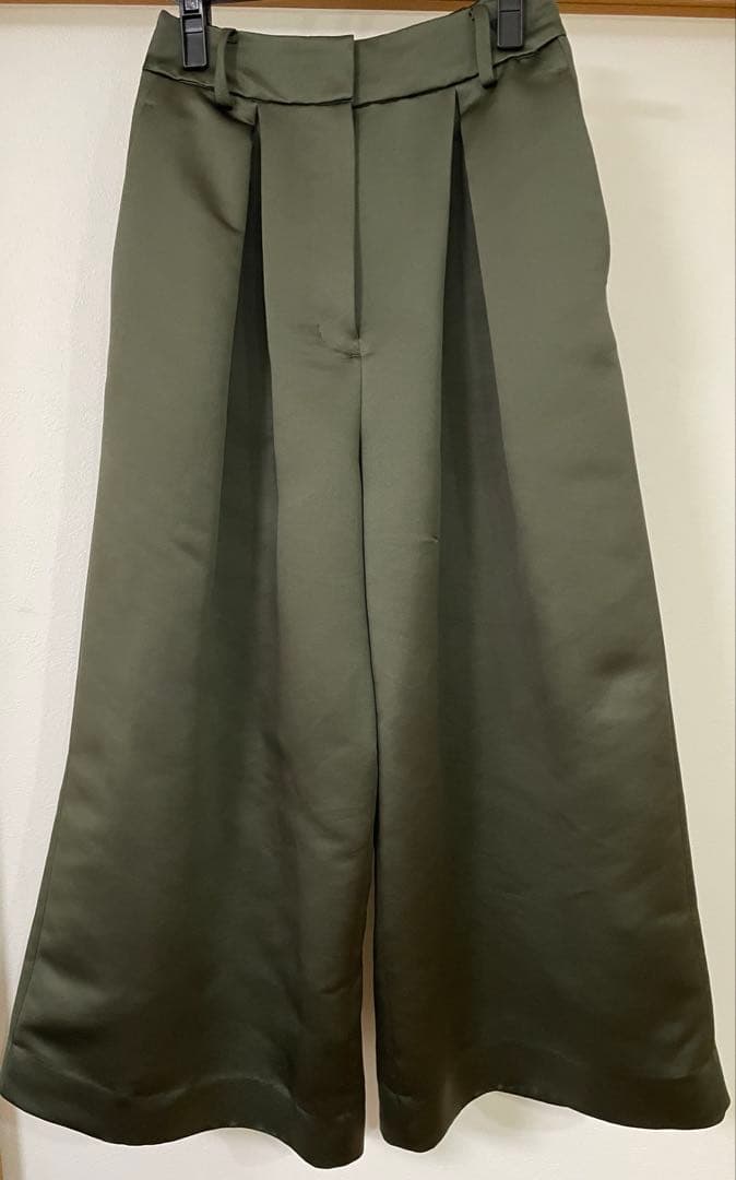 HEVE サテンフレアガウチョPT オリーブ　38