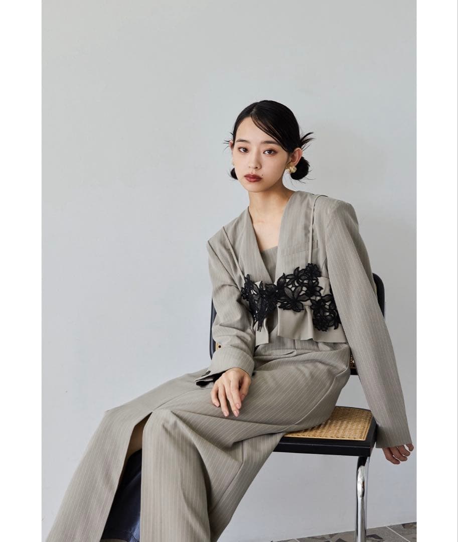 ベージュ　フリル付きロングドレス Mサイズ