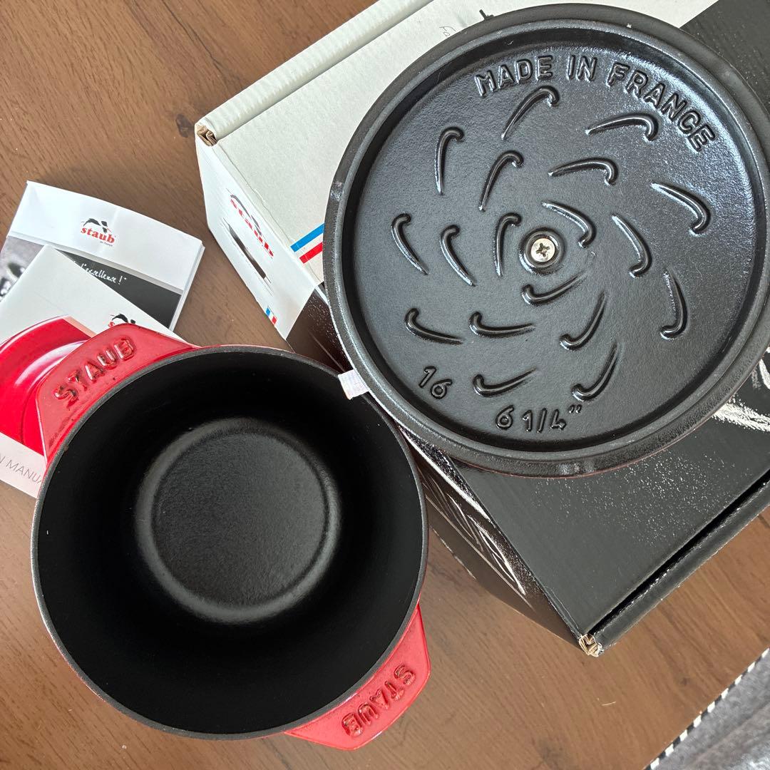 極美品 STAUB ラ・ココット de GOHANチェリーレッド 16cm
