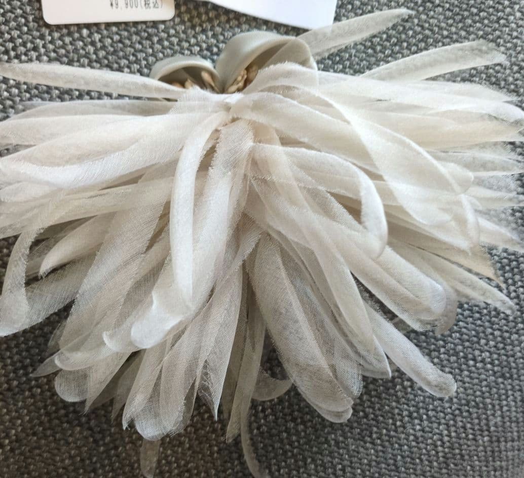 VERMEIL par iena シルクオーガンジーコサージュ グレー 大草直子