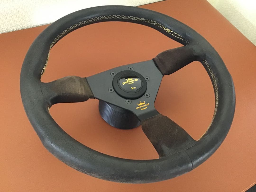 車ステアリング　パーソナル　グリンタ　イエローステッチ　バックスキン　35φ