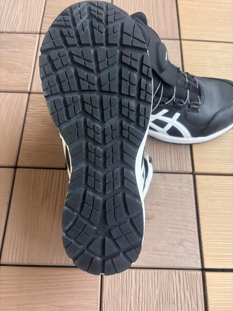 タイムセールASICS CP304 安全靴 ブラック/ホワイト