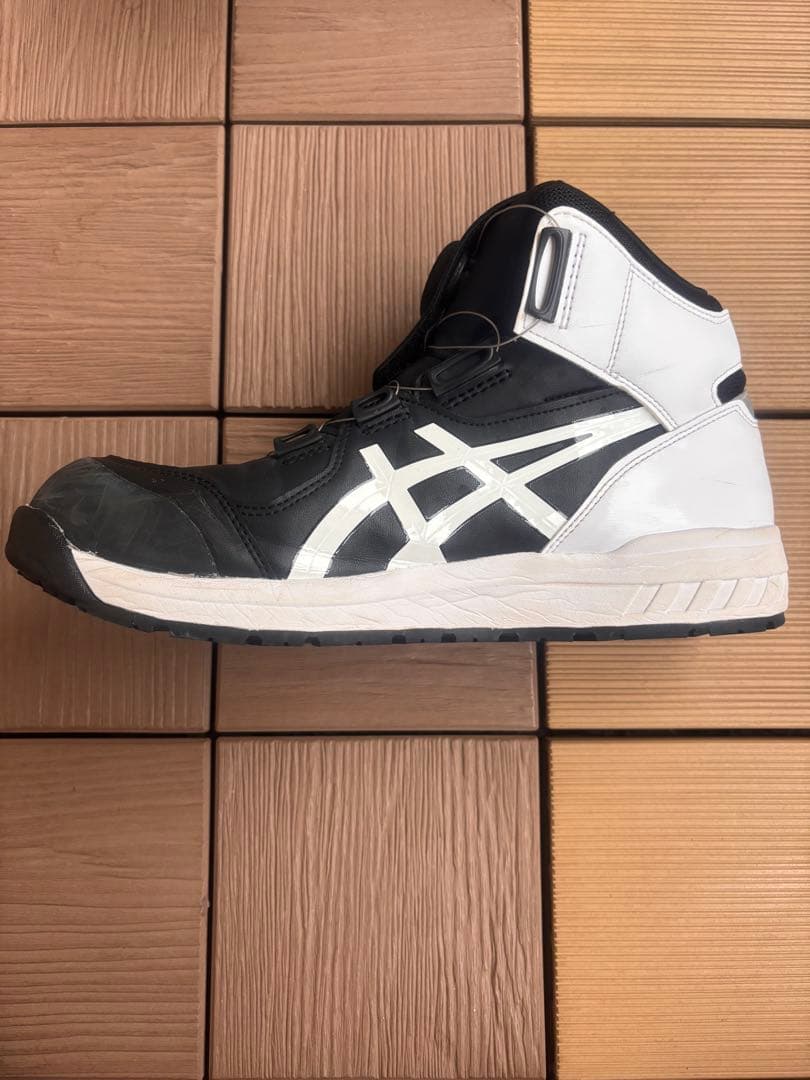 タイムセールASICS CP304 安全靴 ブラック/ホワイト