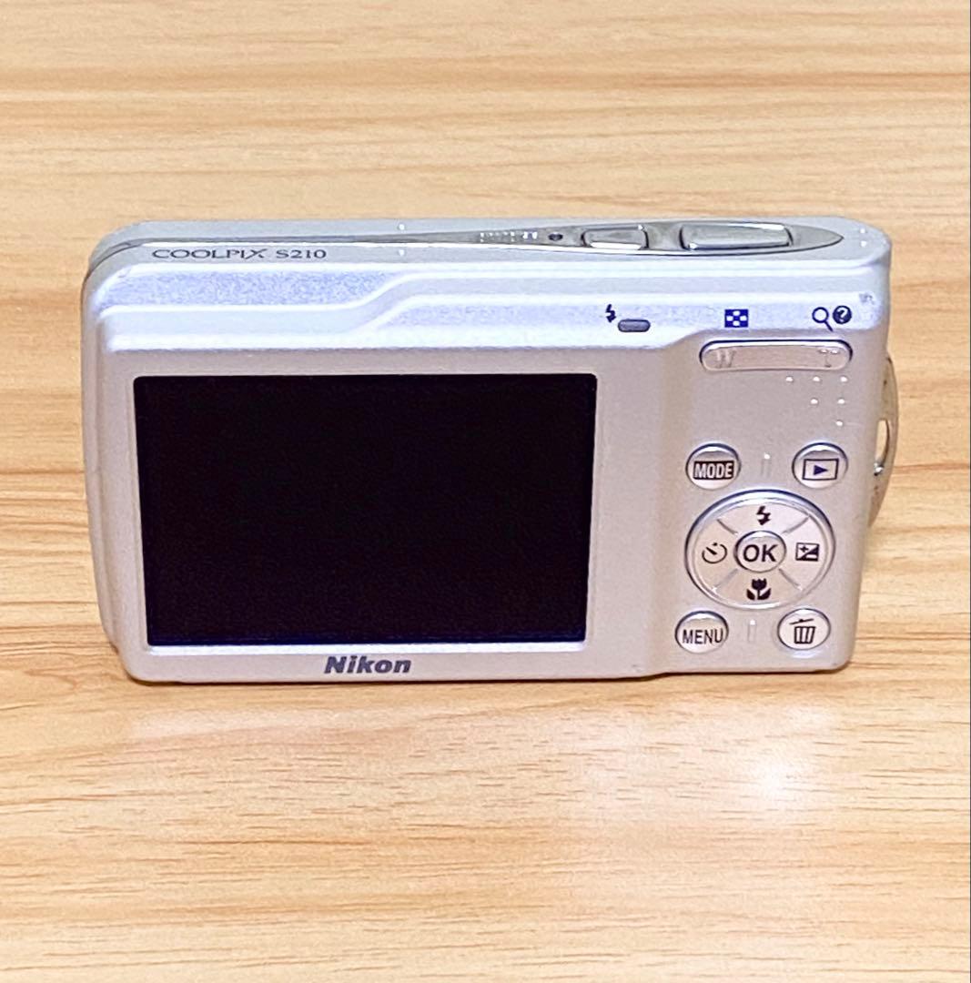 デジタルカメラ Nikon COOLPIX S210